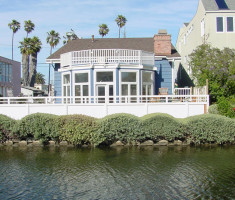 Verdura channel wall