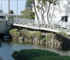 0821120455DSC00102_verdura_channel_wall_opt