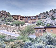 Verdura_Hillside House Front_Carefree, AZ_2013